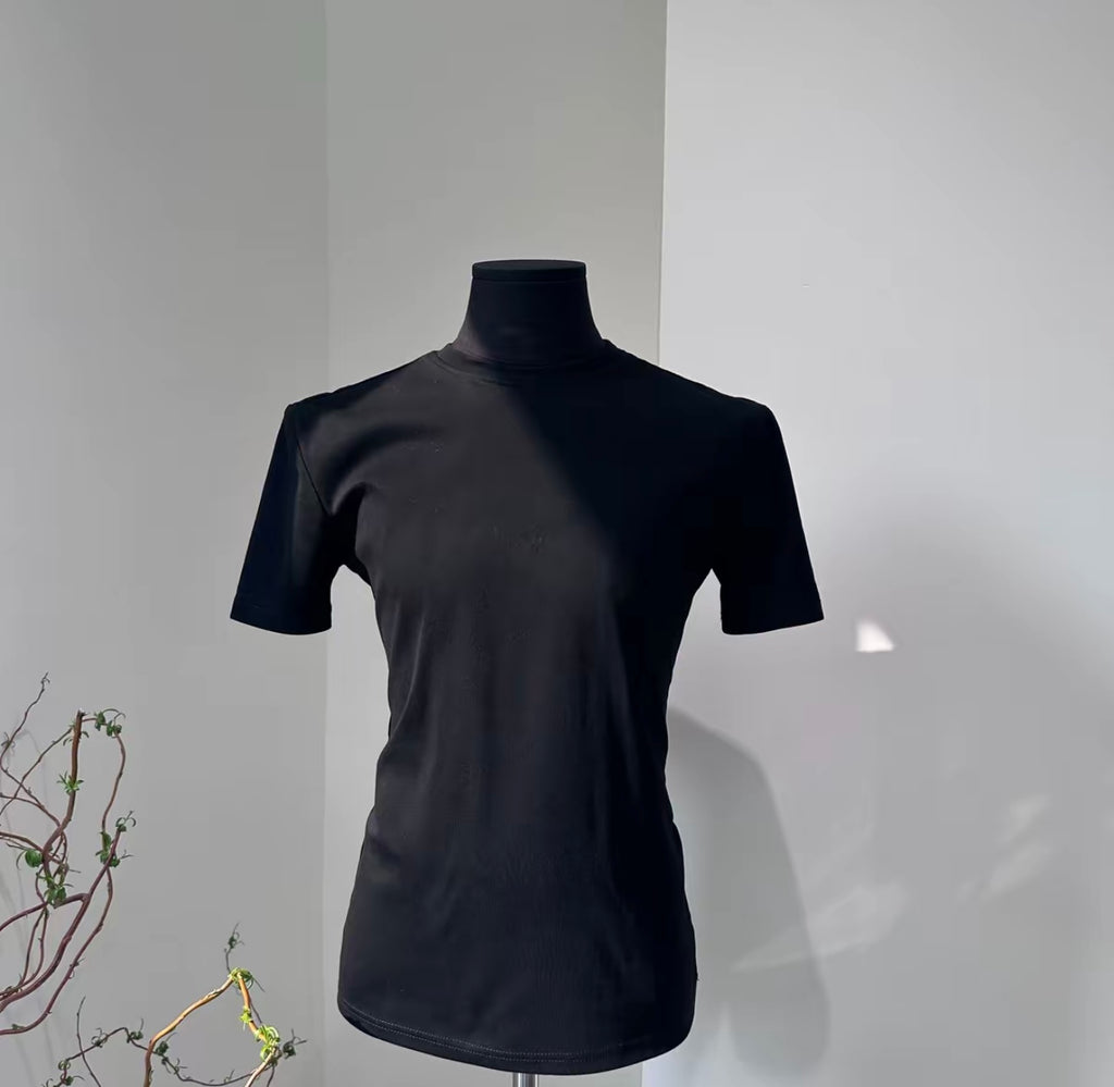 2026 Men‘s Flattering Fit Essential T-Shirt