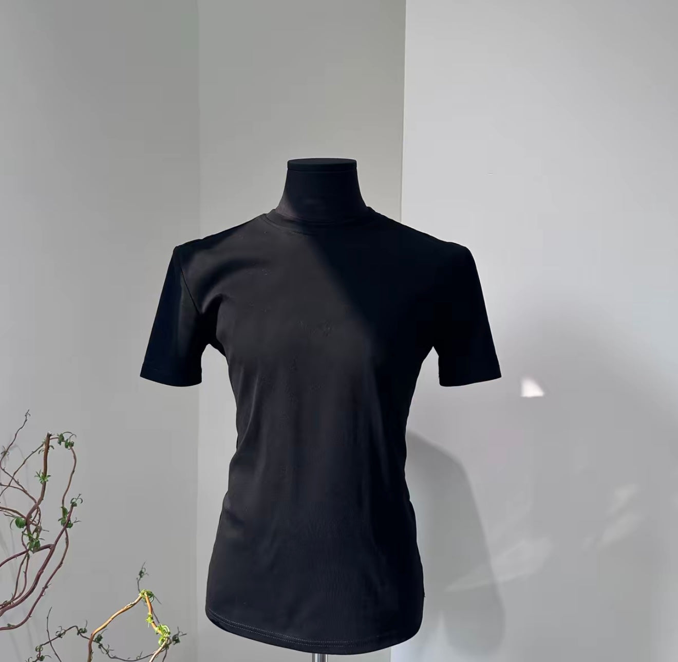 2026 Men‘s Flattering Fit Essential T-Shirt