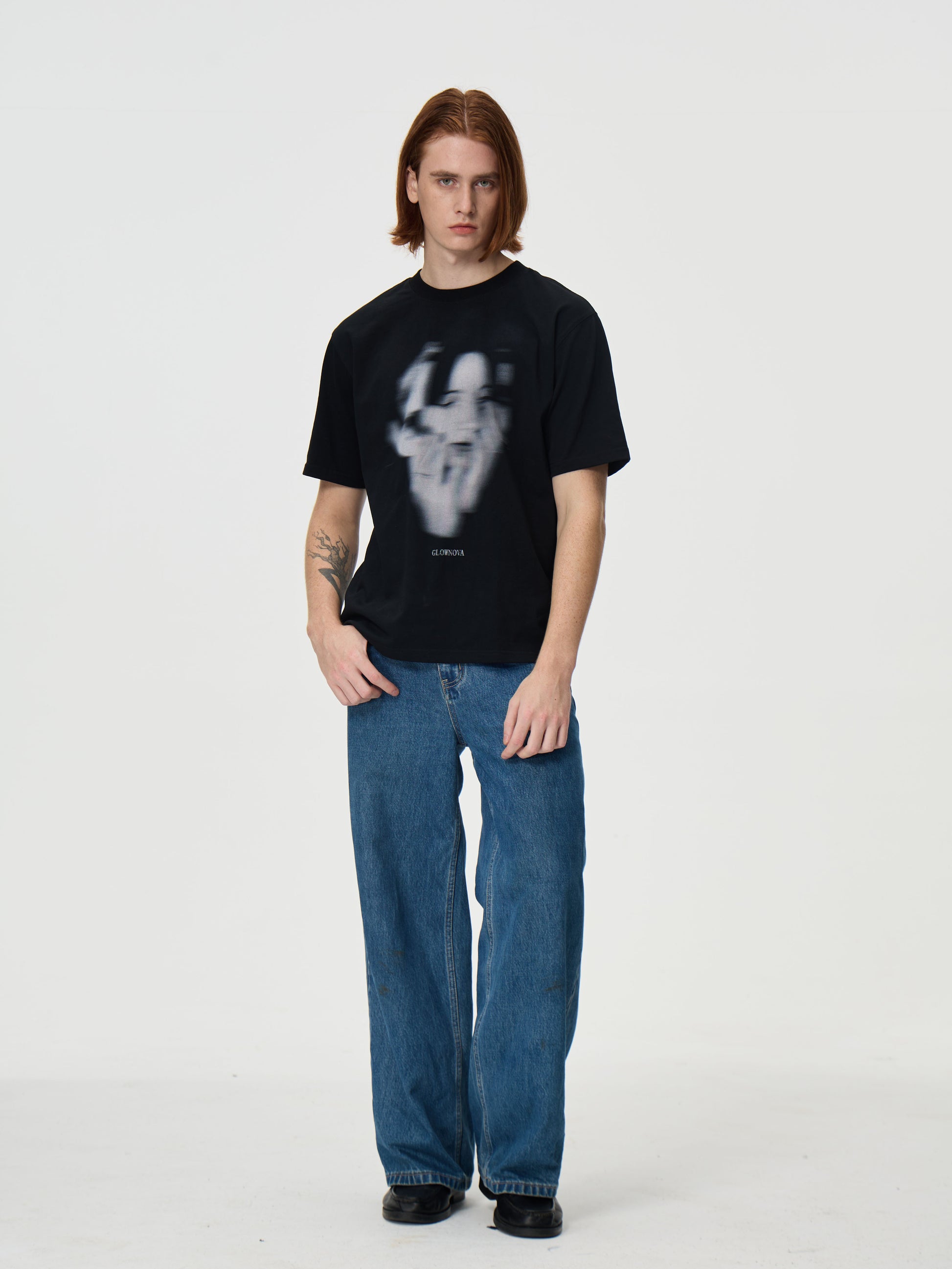 Medium Fit Vintage Blur Photo T-shirt Model image