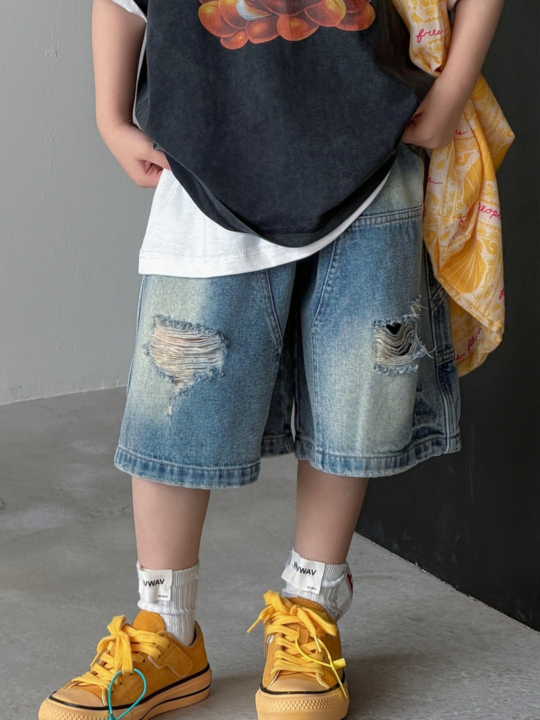 [WHOLESALE ONLY - CONTACT TO ORDER] Unisex Kids Heavyweight 85% Cotton Big Pocket Distressed Vintage Washed Denim Shorts (Washed Blue) [KW-211]