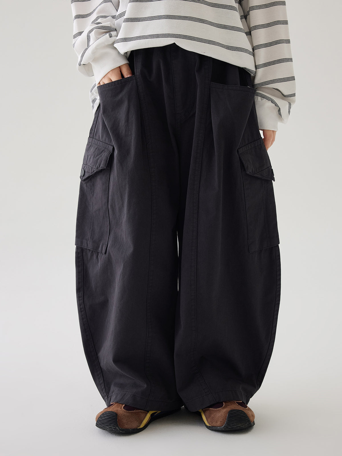 [WHOLESALE ONLY - CONTACT TO ORDER] Kids Unisex Washed Black Wide Balloon Leg 100% Cotton Twill Parachute Cargo Pants (Charcoal Black) [KW-196]