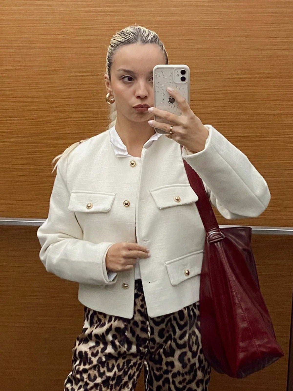[WHOLESALE ONLY - CONTACT TO ORDER] Women's Elegant Cropped Cotton Blend Textured Tweed Jacket with Four Flap Pockets and Gold Buttons (Ivory White) [AW-451]