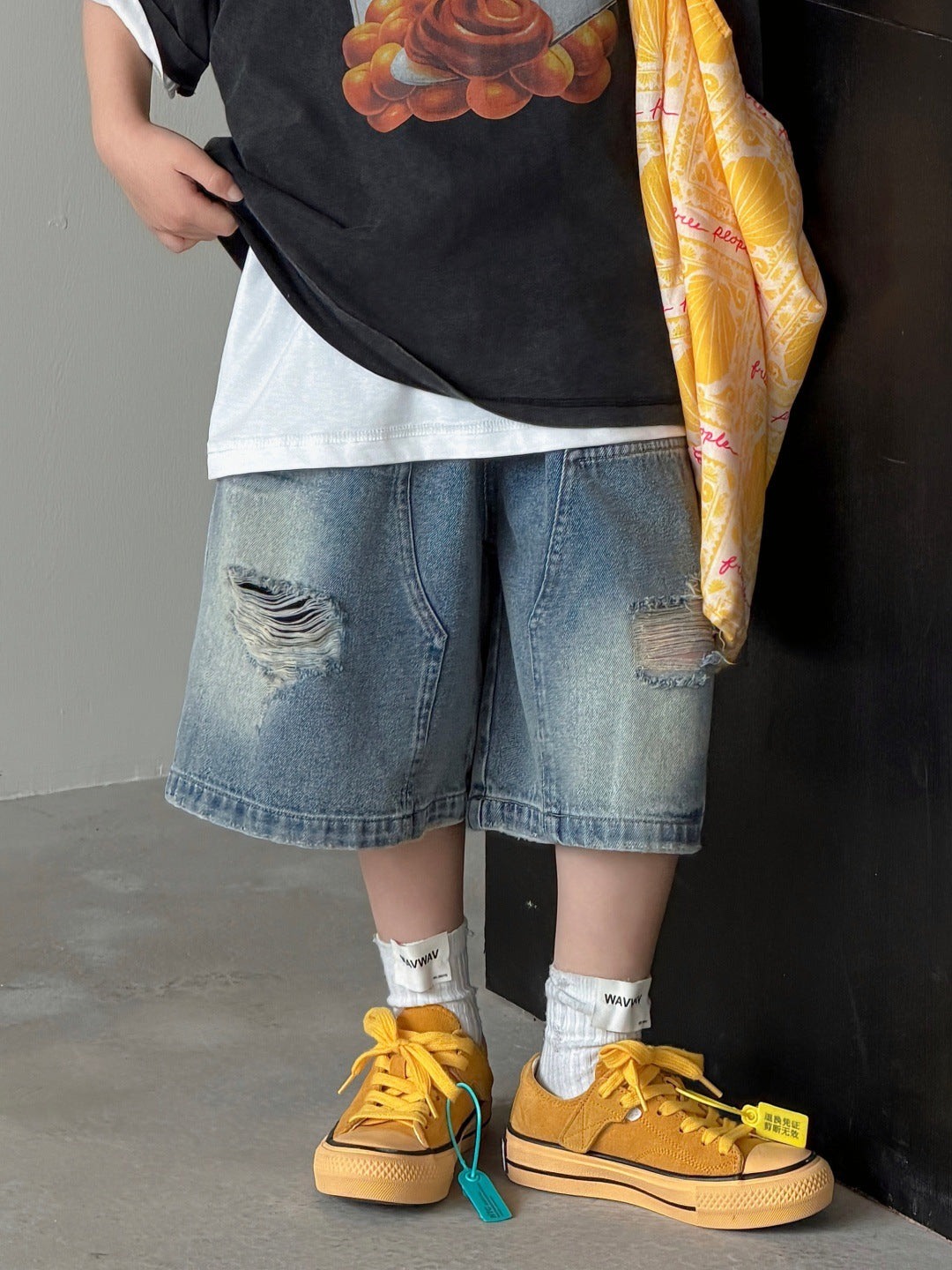 [WHOLESALE ONLY - CONTACT TO ORDER] Unisex Kids Heavyweight 85% Cotton Big Pocket Distressed Vintage Washed Denim Shorts (Washed Blue) [KW-211]