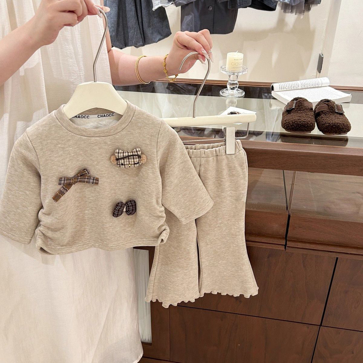[WHOLESALE ONLY - CONTACT TO ORDER] Toddler & Girls Combed Cotton Plaid Bow & Bear Appliqué Top & Flare Pants 2-Piece Set (Oatmeal Beige) [KW-264]