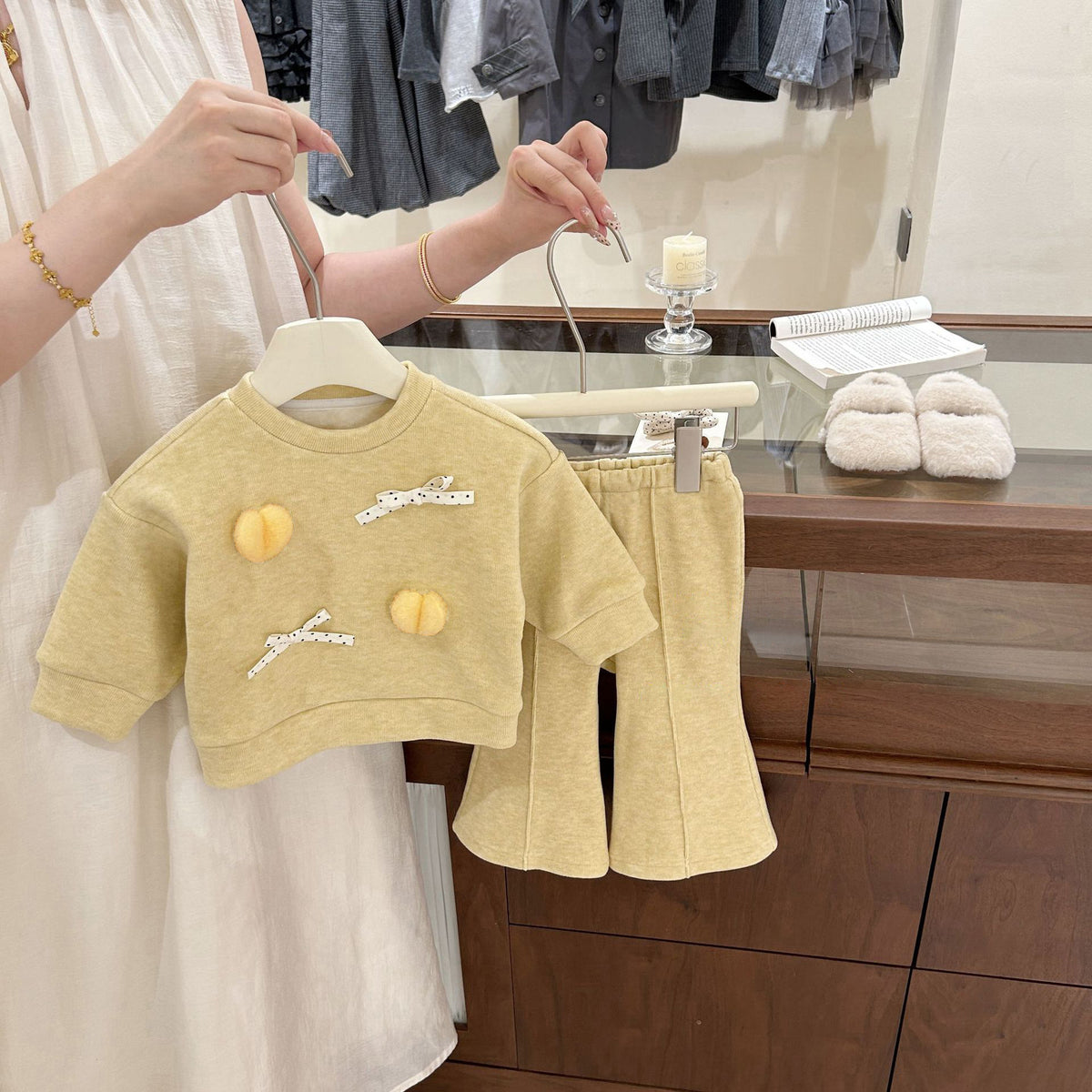 [WHOLESALE ONLY - CONTACT TO ORDER] Toddler & Girls Combed Cotton Fleece-Lined 3D Plush Heart & Bow Top & Flare Pants 2-Piece Set (Butter Yellow) [KW-265]