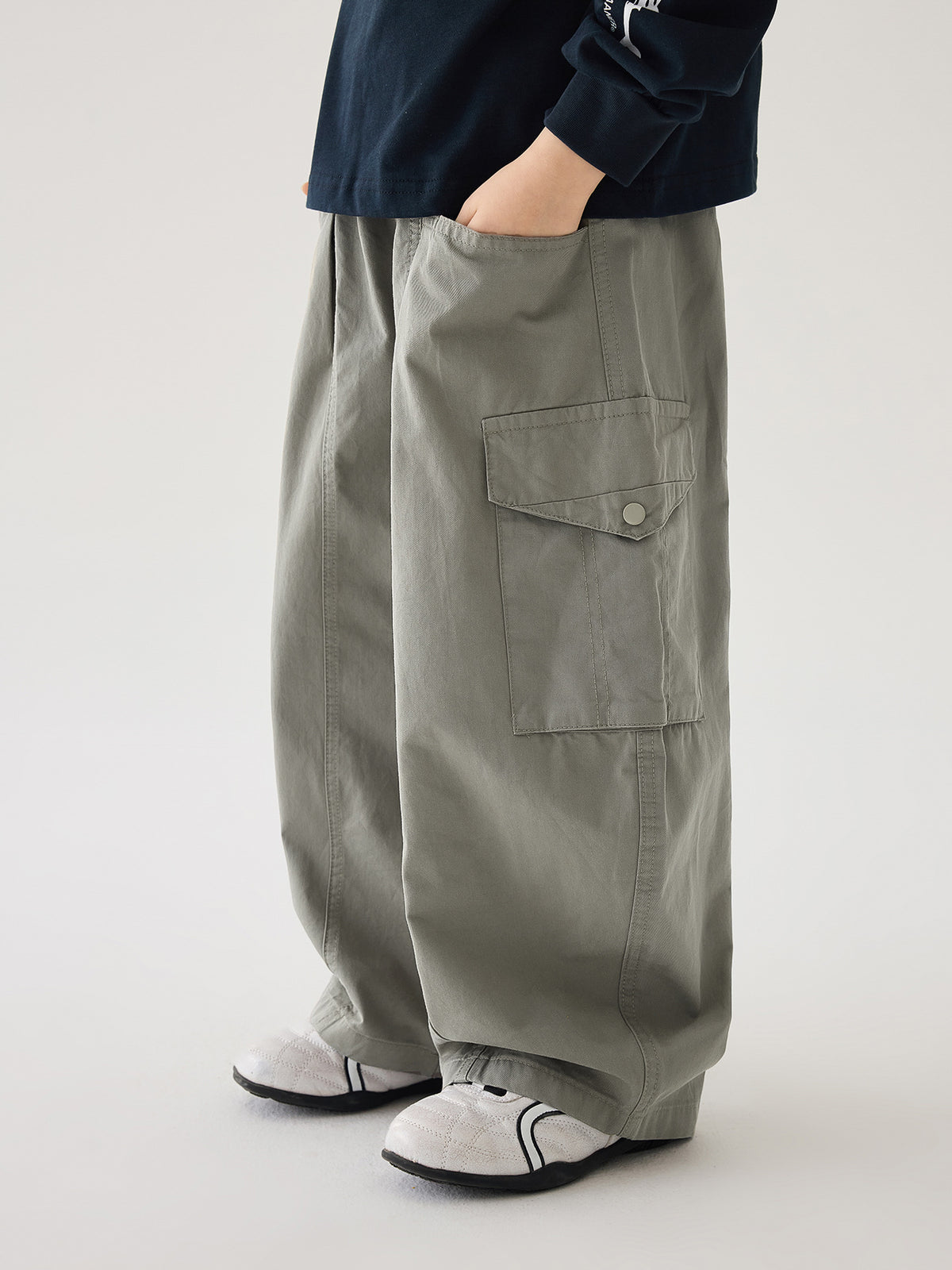 [WHOLESALE ONLY - CONTACT TO ORDER] Kids Unisex Sage Green Wide Balloon Leg 100% Cotton Twill Parachute Cargo Pants (Muted Olive) [KW-194]