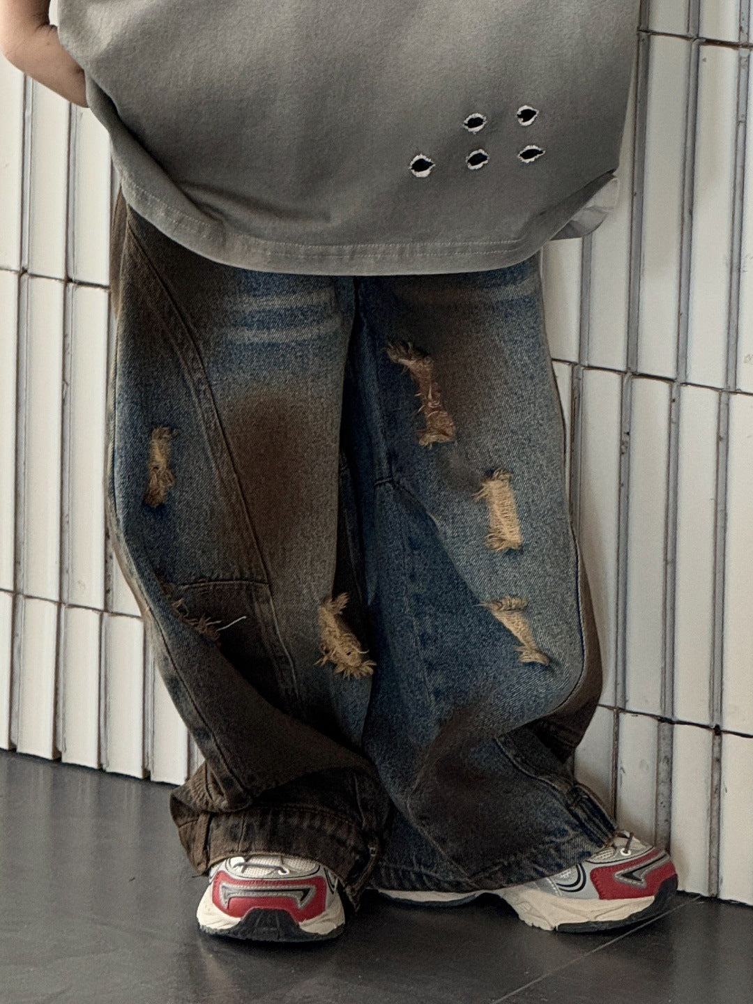 [WHOLESALE ONLY - CONTACT TO ORDER] Unisex Kids Heavyweight 85% Cotton Mud Washed Distressed Wide-Leg Baggy Denim Jeans (Mud Wash Blue) [KW-208]