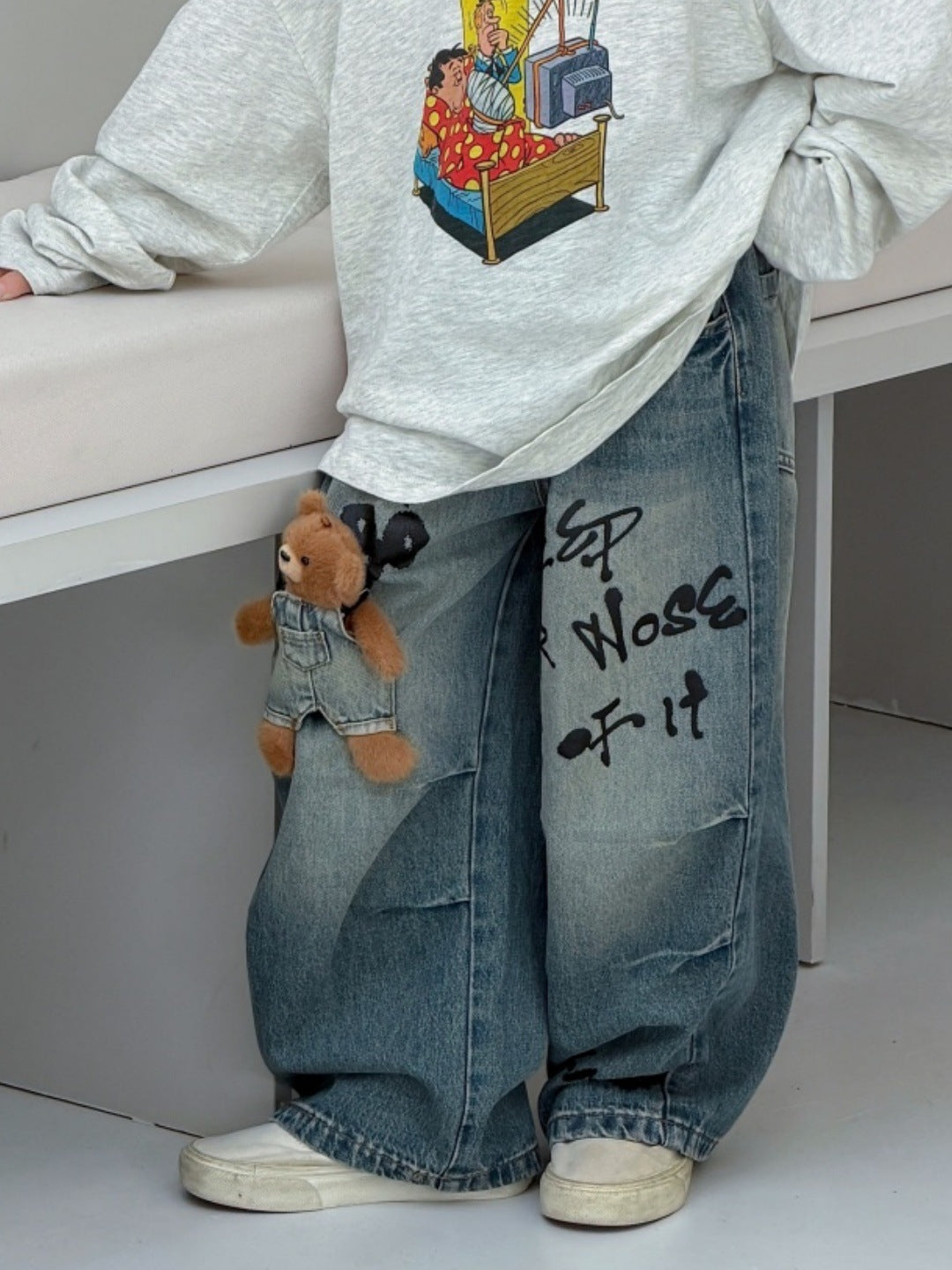 [WHOLESALE ONLY - CONTACT TO ORDER] Kids Korean Streetwear 3D Plush Teddy Bear Wide-Leg Graffiti Denim Jeans (Light Vintage Blue) [KW-202]