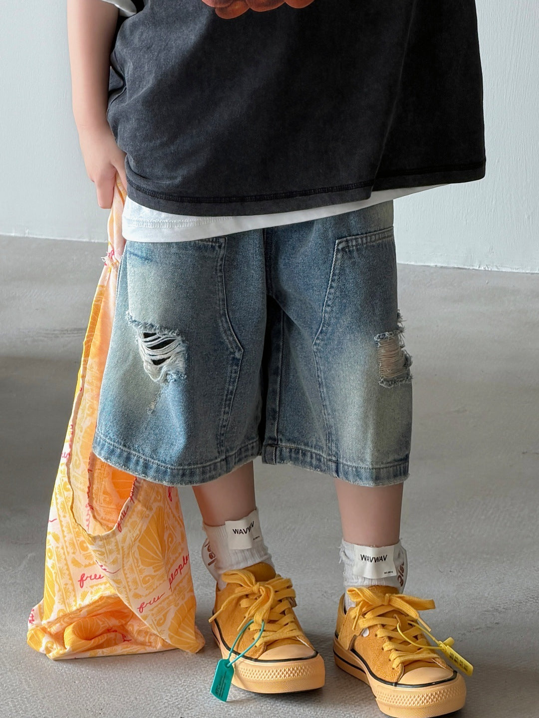 [WHOLESALE ONLY - CONTACT TO ORDER] Unisex Kids Heavyweight 85% Cotton Big Pocket Distressed Vintage Washed Denim Shorts (Washed Blue) [KW-211]