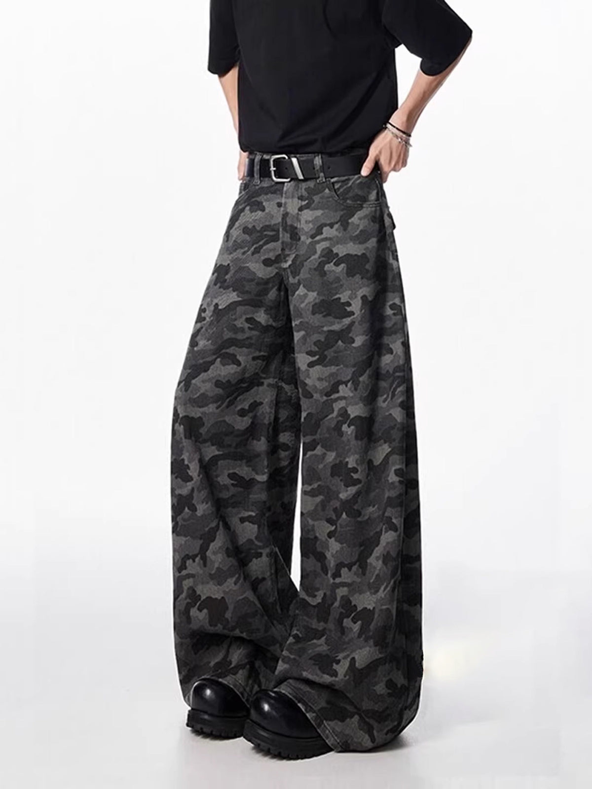 [WHOLESALE ONLY - CONTACT TO ORDER] Men's Heavyweight 100% Cotton Loose Fit Dark Camo Curved Balloon Wide-Leg Jeans (Charcoal Camo) [AW-487]