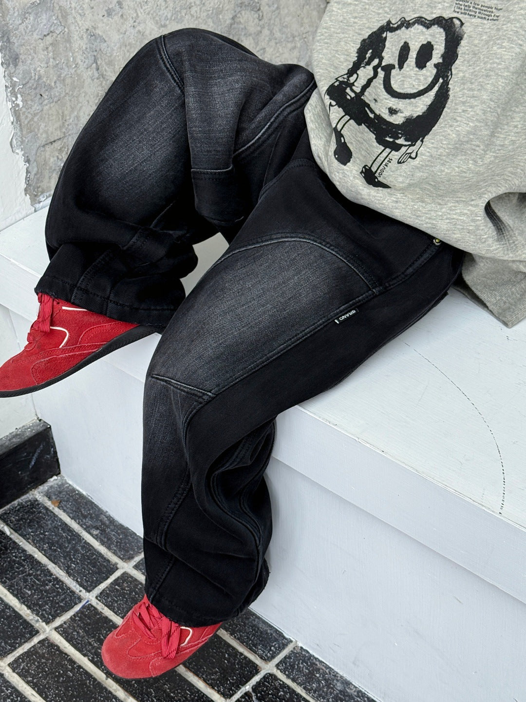 [WHOLESALE ONLY - CONTACT TO ORDER] Unisex Kids Heavyweight 85% Cotton Curved Seam Washed Wide-Leg Baggy Denim Jeans (Washed Black) [KW-209]