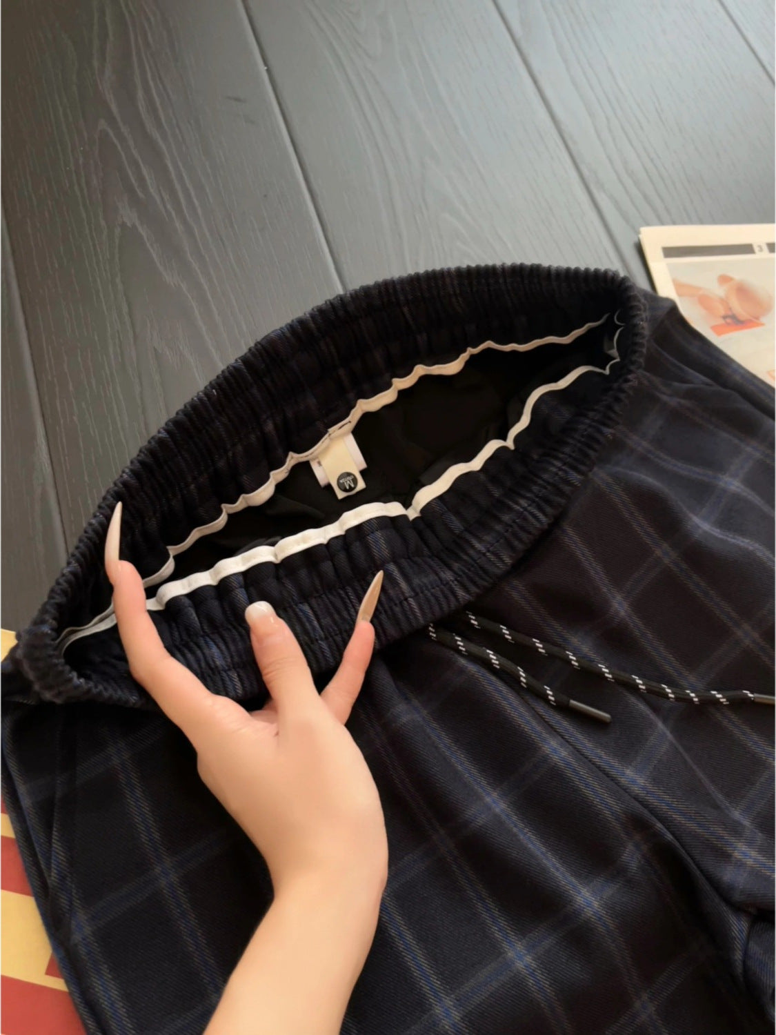 [WHOLESALE ONLY - CONTACT TO ORDER] Women's Wide-Leg Navy Plaid Fleece Trousers with Pintuck Seams & Drawstring Elastic Waist[AW-148]