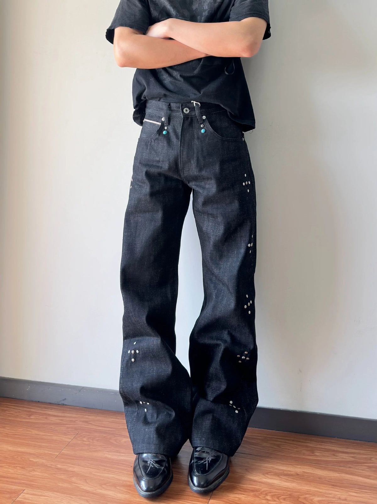 [WHOLESALE ONLY - CONTACT TO ORDER] Men's Heavyweight 100% Cotton Loose Fit Starburst Studded Wide-Leg Flare Jeans (Raw Charcoal Black) [AW-484]