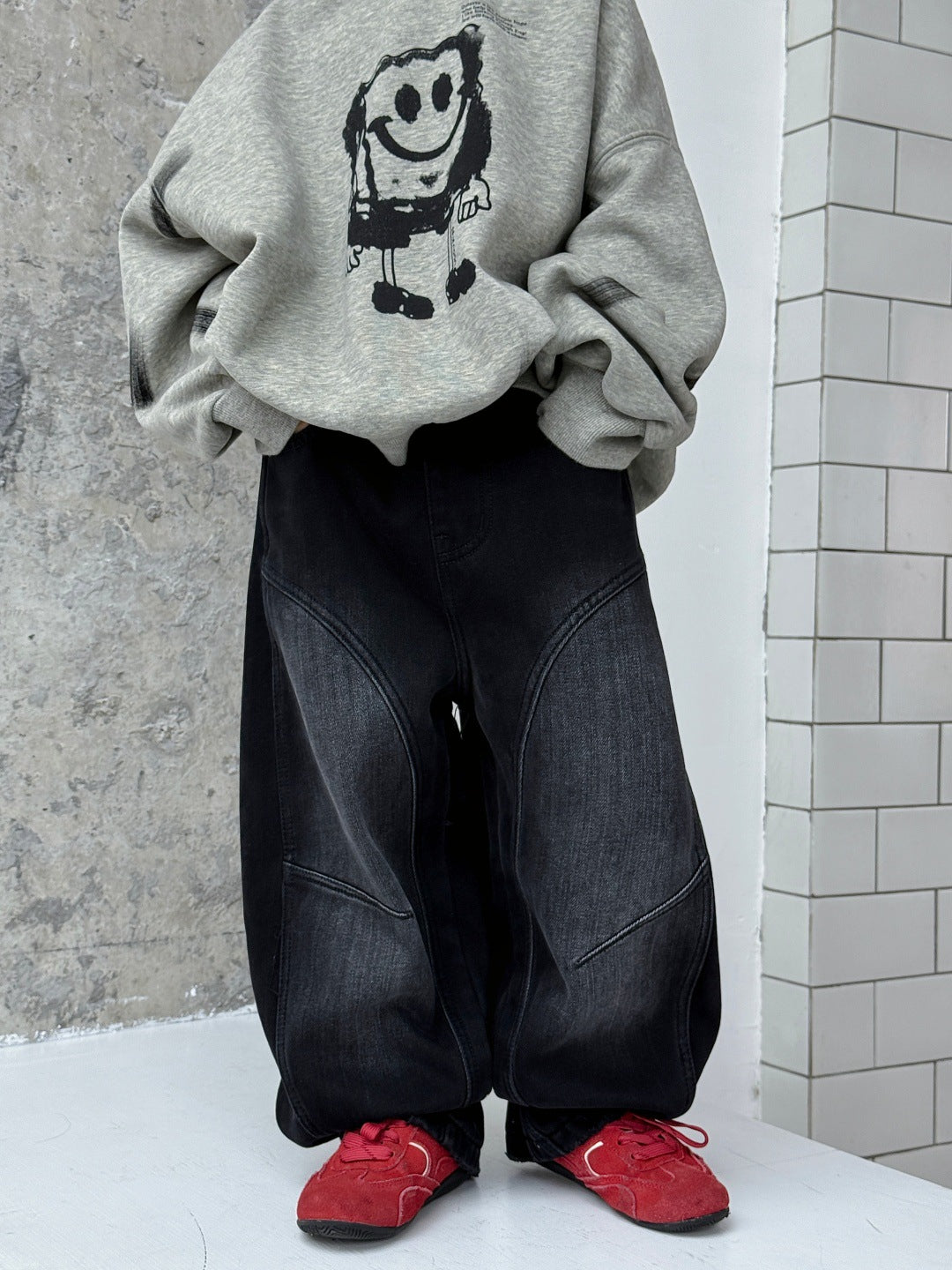 [WHOLESALE ONLY - CONTACT TO ORDER] Unisex Kids Heavyweight 85% Cotton Curved Seam Washed Wide-Leg Baggy Denim Jeans (Washed Black) [KW-209]