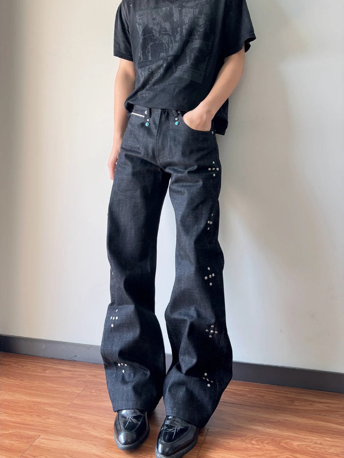 [WHOLESALE ONLY - CONTACT TO ORDER] Men's Heavyweight 100% Cotton Loose Fit Starburst Studded Wide-Leg Flare Jeans (Raw Charcoal Black) [AW-484]