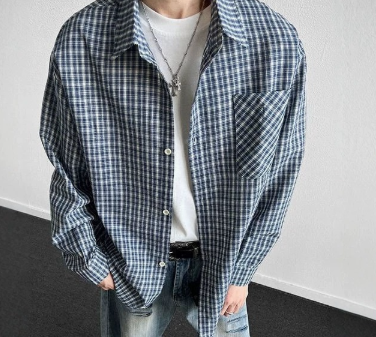 [WHOLESALE ONLY - CONTACT TO ORDER] Men's Relaxed Fit 100% Cotton Yarn-Dyed Plaid Long Sleeve Button-Up Shirt with Bias Chest Pocket (Blue & White) [AW-439]